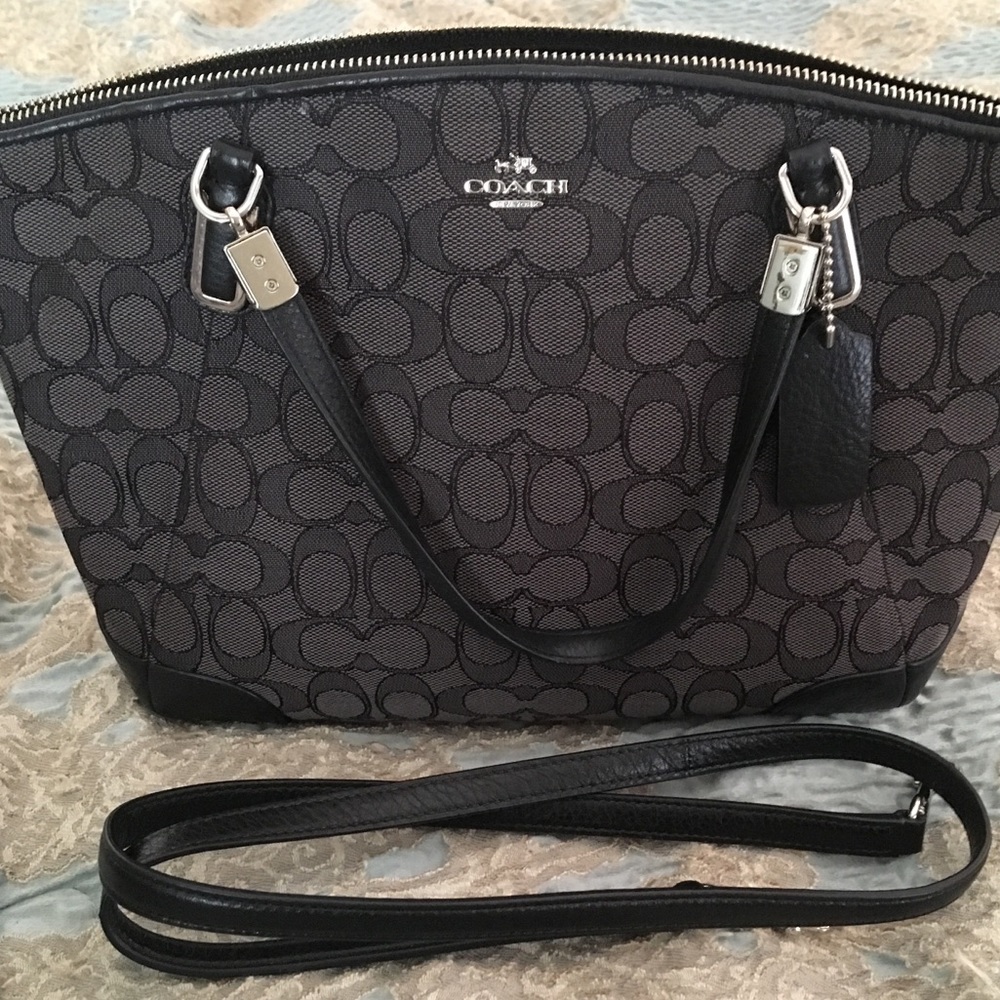 Coach Purse medium size Barely used.